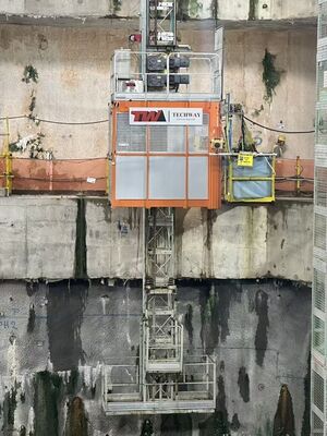 Q345B Baja 1000kg Material Rack dan Pinion Hoist Lift Untuk Terowongan