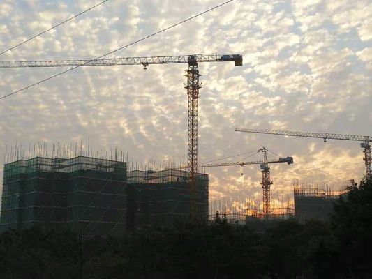 Harga bagus Kapasitas Angkat 4ton 51m Topless Tower Crane Untuk Konstruksi Bangunan Tinggi on line