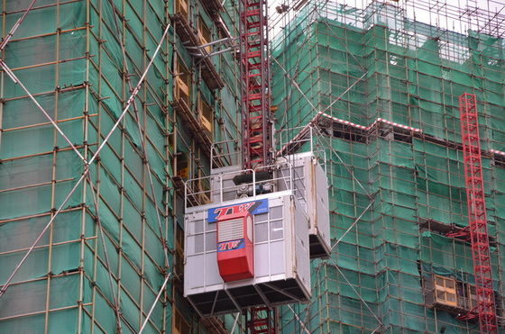 Baja Single Cage 55kw Pengangkut Penumpang Lift Untuk Situs Konstruksi SC300